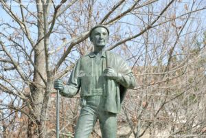 Foto Estatua homenaje al Hombre del Campo 10