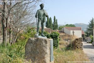 Foto Estatua homenaje al Hombre del Campo 13