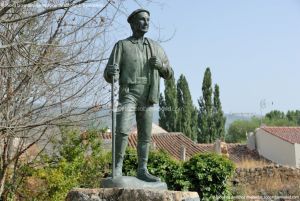 Foto Estatua homenaje al Hombre del Campo 14