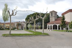 Foto Plaza de la Iglesia de Aldea del Fresno 4