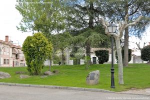 Foto Plaza de la Iglesia de Aldea del Fresno 10