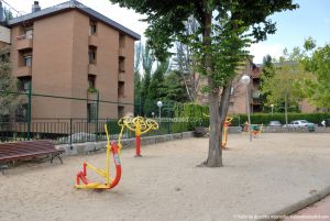 Foto Parque Infantil y de Mayores en Alpedrete 5