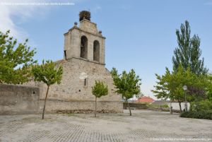 Foto Plaza de la Iglesia de Cabanillas de la Sierra 6