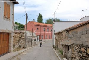 Foto Calle de la Iglesia de Cabanillas de la Sierra 5