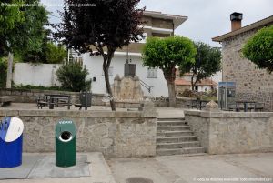 Foto Plaza de la Fuente de Cabanillas de la Sierra 3