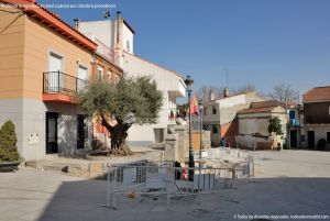 Foto Plaza de la Constitución de Fresnedillas de la Oliva 2