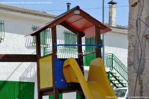 Foto Parque infantil en Gargantilla del Lozoya 2