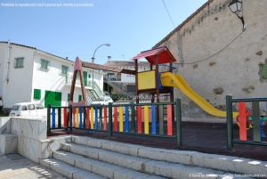 Foto Parque infantil en Gargantilla del Lozoya 4
