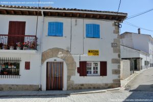 Foto Plaza de la Iglesia de Lozoya 15