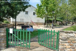 Foto Parque infantil en Madarcos 2