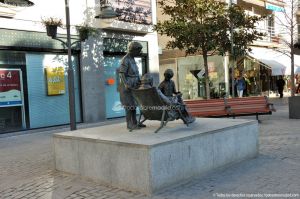 Foto Escultura homenaje a los Mayores 6