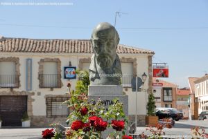 Foto Escultura Don Santiago Ramón y Cajal 2