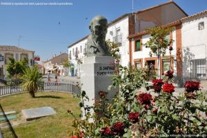 Foto Escultura Don Santiago Ramón y Cajal 6