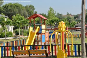 Foto Parque infantil en Navalafuente 1