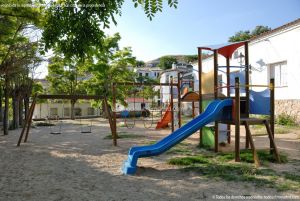 Foto Parque infantil en Olmeda de las Fuentes 6