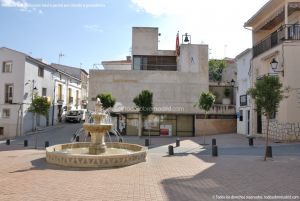 Foto Plaza de la Constitución de Orusco 4
