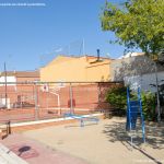 Foto Pista deportiva y parque infantil en Paracuellos de Jarama 2