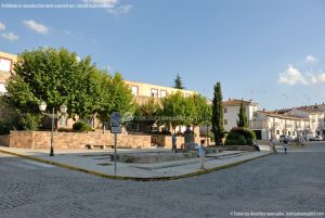 Foto Plaza del Pilar de Pedrezuela 12