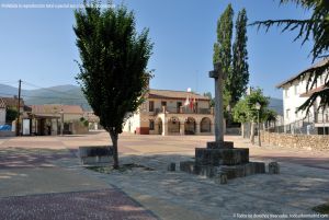Foto Plaza del Gobernador de Pinilla del Valle 1