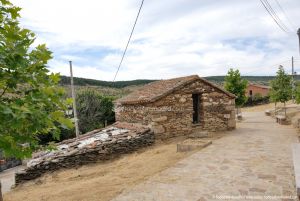 Foto Casa del herrero en Paredes de Buitrago 1