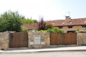 Foto Plaza de la Fragua de Oteruelo del Valle 9