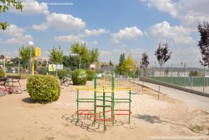 Foto Parque Infantil en Ribatejada 1