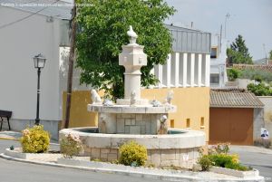 Foto Fuente Plaza del Caudillo de Ribatejada 1