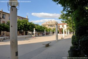 Foto Plaza de la Constitución de Velilla de San Antonio 6