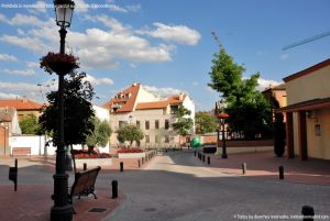 Foto Plaza de la Cultura de Velilla de San Antonio 1