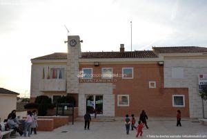Foto Ayuntamiento Villanueva de Perales 1