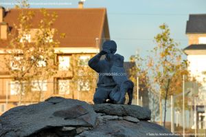 Foto Escultura Niño y Perro 1