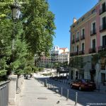 Foto Plaza de Oriente. Edificios que bordean la plaza 1