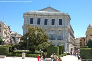 Foto Plaza de Oriente. Edificios que bordean la plaza 6