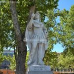 Foto Estatuas de los Reyes de España 3