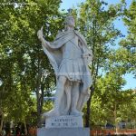 Foto Estatuas de los Reyes de España 4