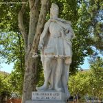 Foto Estatuas de los Reyes de España 5