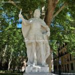 Foto Estatuas de los Reyes de España 15