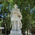 Foto Estatuas de los Reyes de España 16