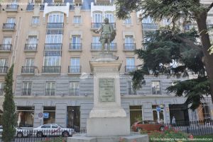 Foto Estatua de Miguel de Cervantes 3