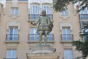 Foto Estatua de Miguel de Cervantes 4