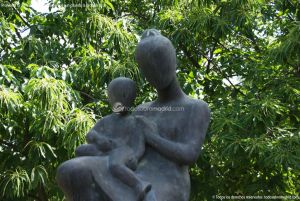 Foto Escultura El Escorial a la Madre 5