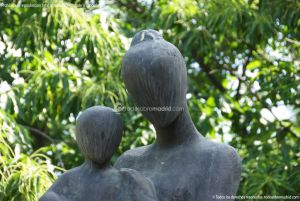Foto Escultura El Escorial a la Madre 6