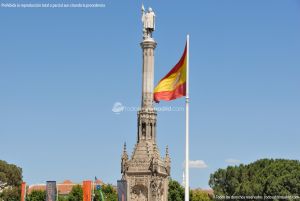Foto Bandera de España en la Plaza de Colón 3