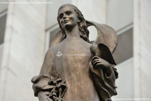 Foto Escultura a la Virgen María y su siervo Juan Pablo II 6