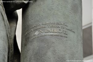 Foto Escultura a la Virgen María y su siervo Juan Pablo II 8