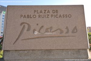 Foto Escultura Homenaje a Pablo Ruiz Picasso 2