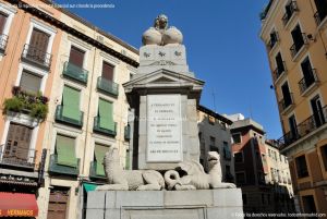 Foto Escultura a Fernando VII El Deseado 4