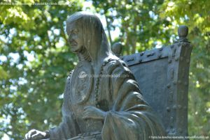 Foto Escultura Sor Juana Inés de la Cruz 4