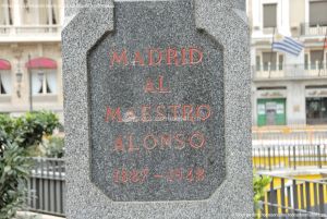 Foto Escultura Madrid al Maestro Alonso 1