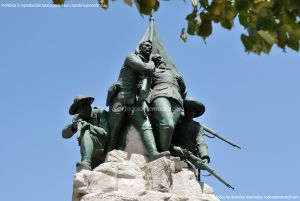 Foto Escultura al General Vara del Rey y Héroes de Caney 10